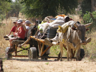 01 Arrivee Du Convoi Bagages Enfants